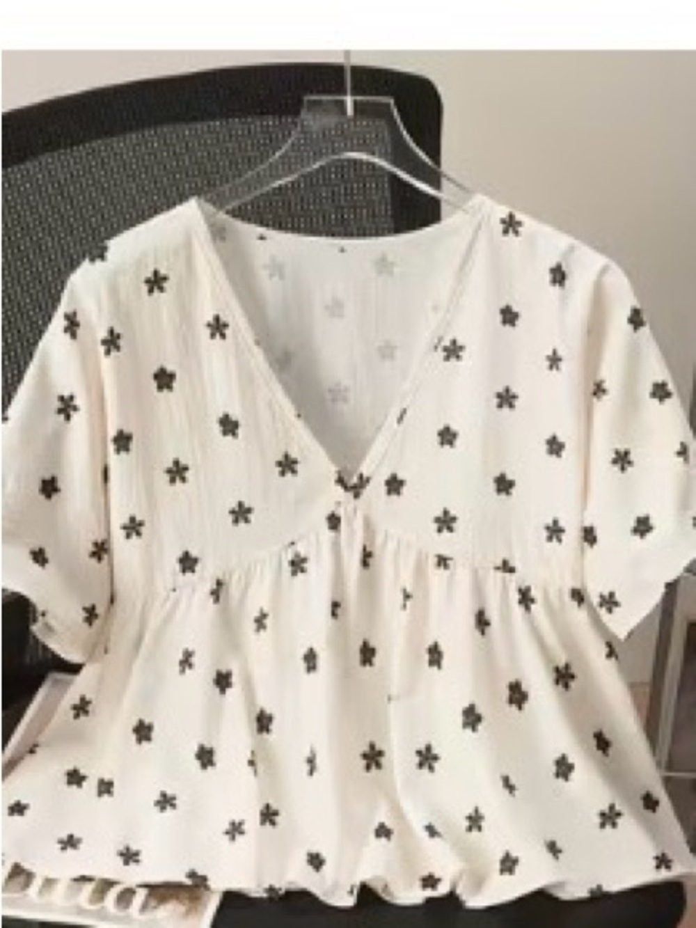 Women's Cream V-Neck Floral Peplum Top